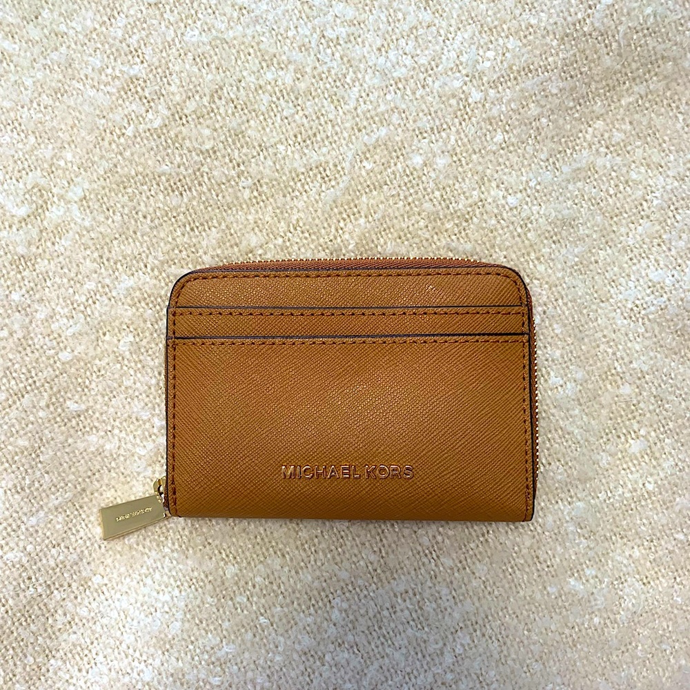 Michael Kors zip wallet